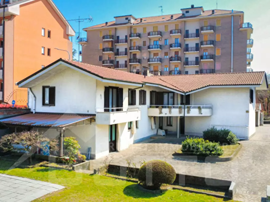 Immagine 48 di Villa in vendita  in Via Tevere n.11 a Oleggio