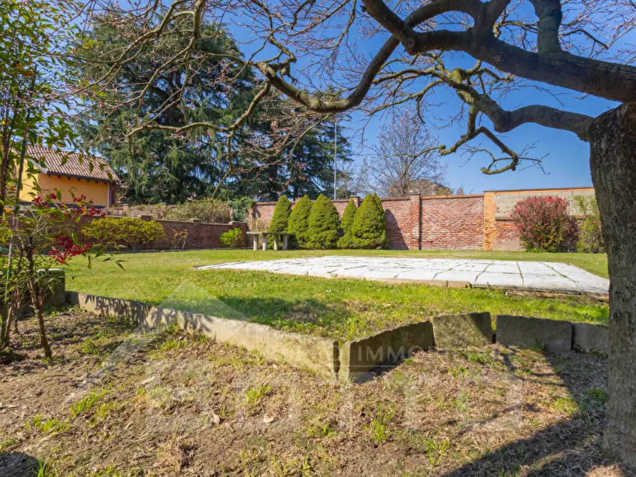 Immagine 51 di Villa in vendita  in Via Tevere n.11 a Oleggio