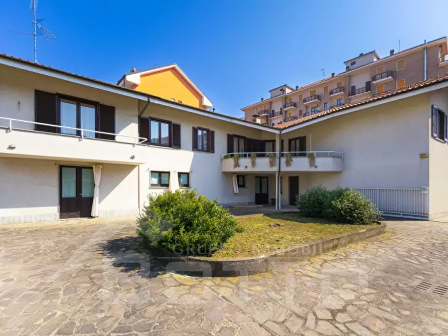 Immagine 52 di Villa in vendita  in Via Tevere n.11 a Oleggio