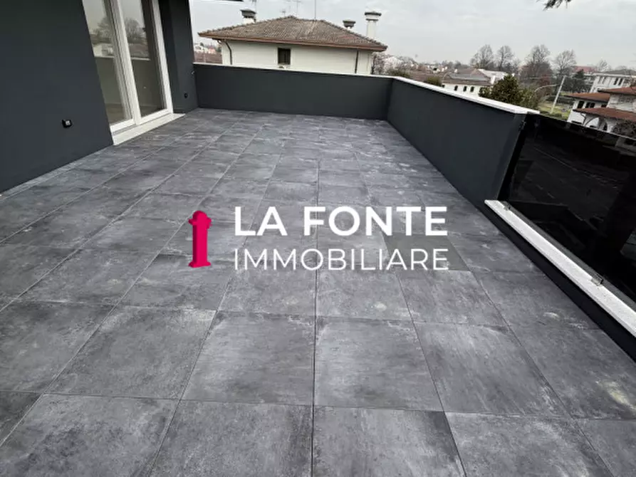 Immagine 1 di Attico in vendita  in Via Capeleo a Stra