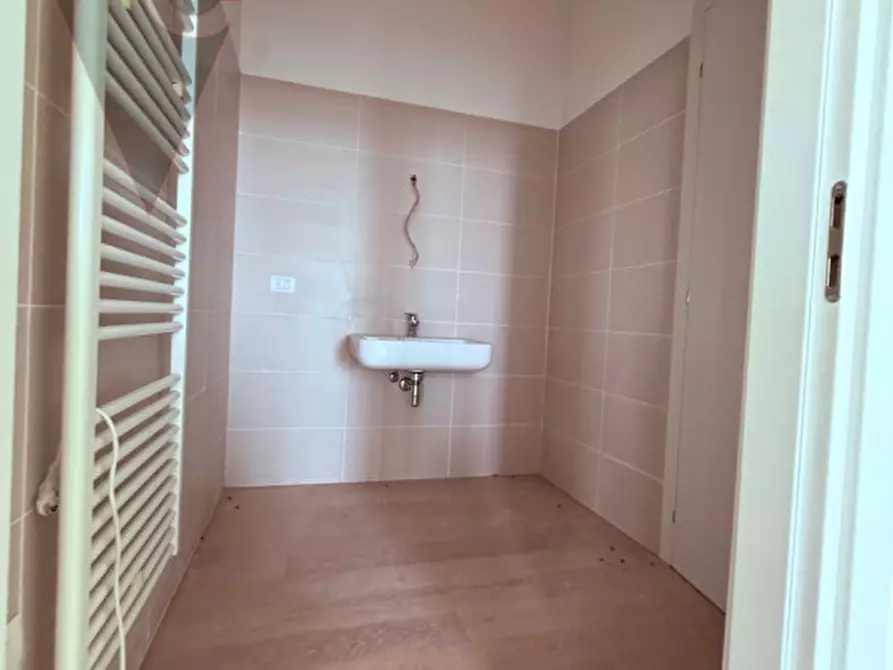 Immagine 8 di Ufficio in vendita  a Ponte San Nicolò