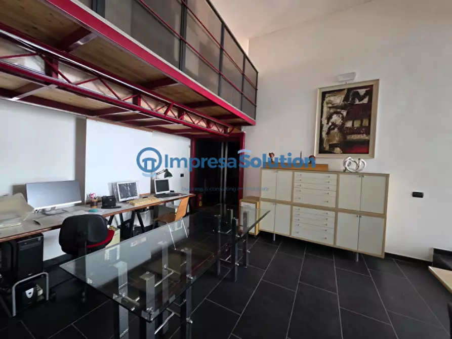 Immagine 17 di Negozio in affitto  in Via Michelangelo da Caravaggio a Napoli