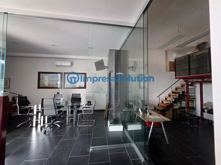 Immagine 19 di Negozio in affitto  in Via Michelangelo da Caravaggio a Napoli