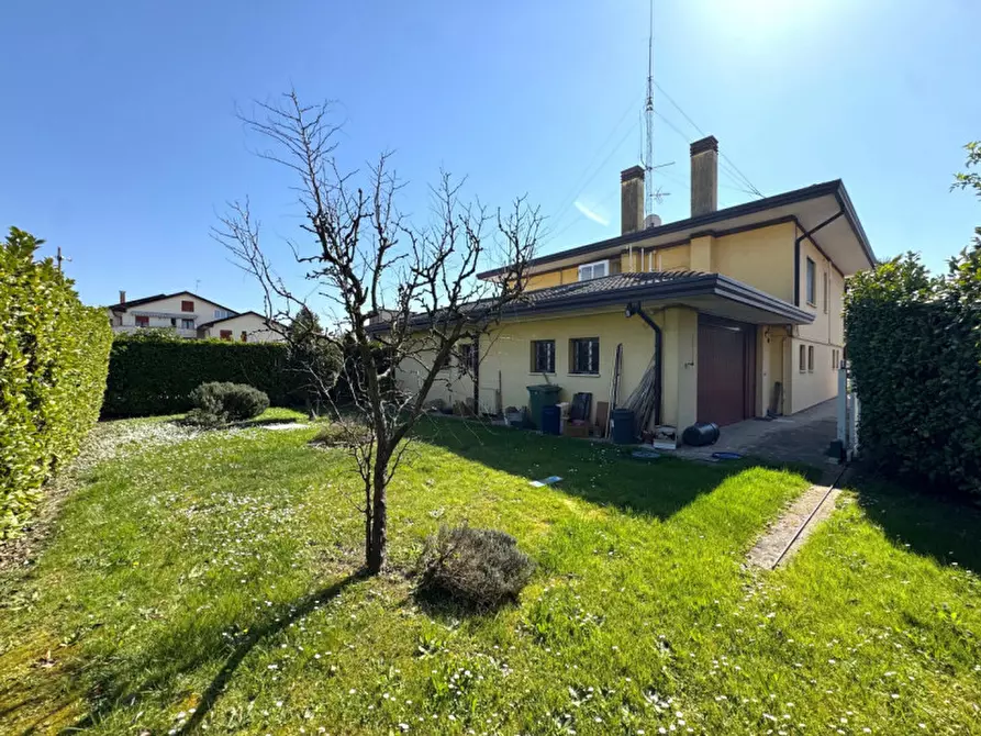 Immagine 1 di Casa indipendente in vendita  in Vicolo Giacomo Zanella a Albignasego