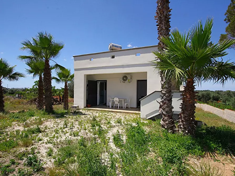 Immagine 1 di Villa in vendita  a Parabita