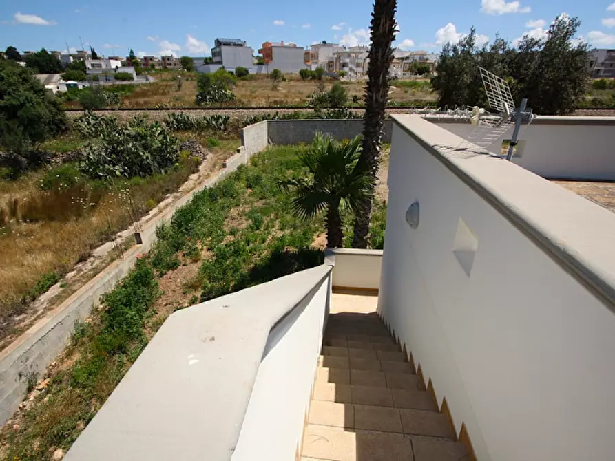 Immagine 9 di Villa in vendita  a Parabita