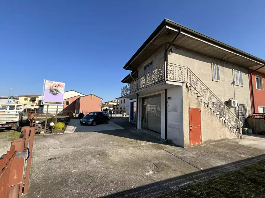 Immagine 7 di Villetta a schiera in vendita  in Via Dante Alighieri a Noventa Vicentina