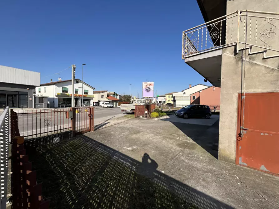 Immagine 8 di Villetta a schiera in vendita  in Via Dante Alighieri a Noventa Vicentina