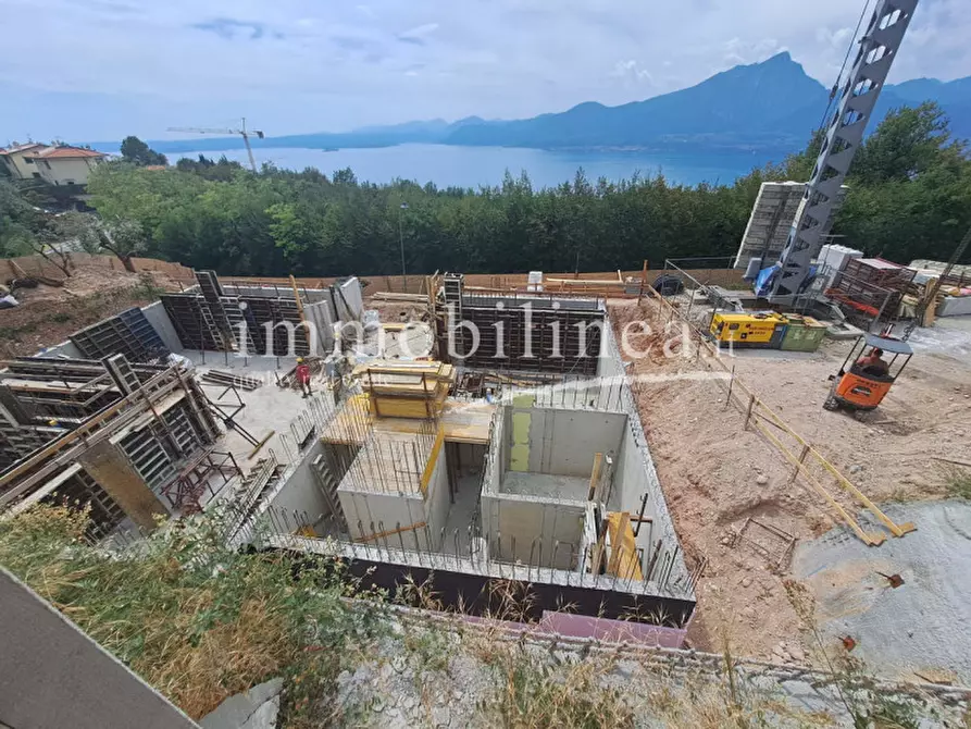 Immagine 1 di Appartamento in vendita  in VIA SAN ZENO a Torri Del Benaco