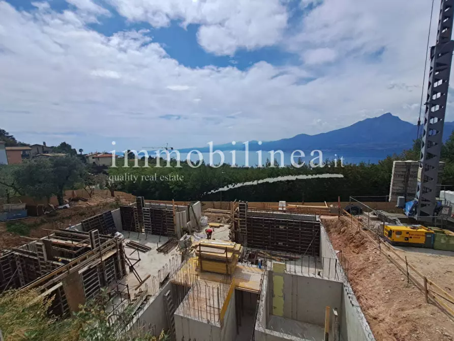 Immagine 2 di Appartamento in vendita  in VIA SAN ZENO a Torri Del Benaco