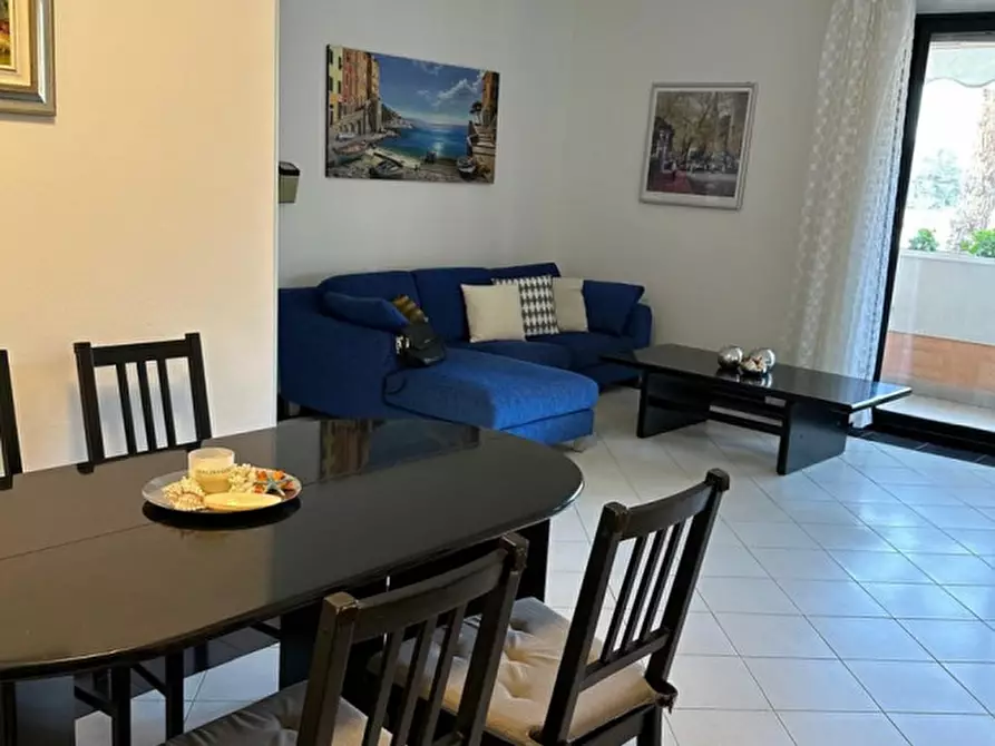 Immagine 3 di Appartamento in vendita  in Viale Ciceruacchio a Riccione