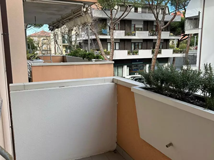 Immagine 21 di Appartamento in vendita  in Viale Ciceruacchio a Riccione