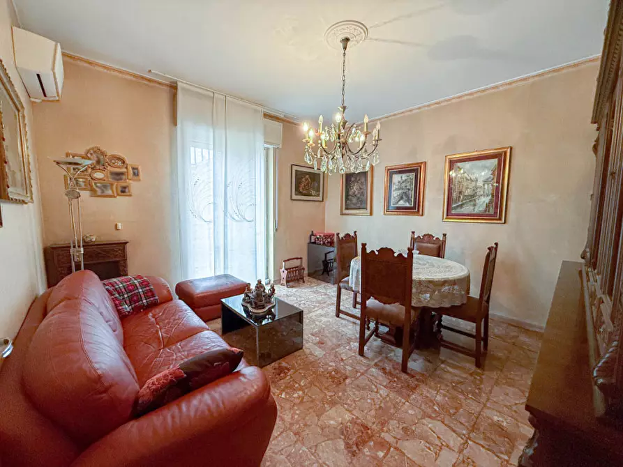 Immagine 4 di Appartamento in vendita  a Rozzano