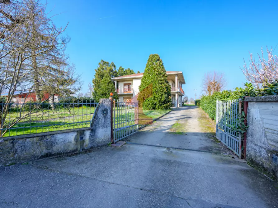 Immagine 96 di Villa in vendita  in località casalbarbato a Fontanellato