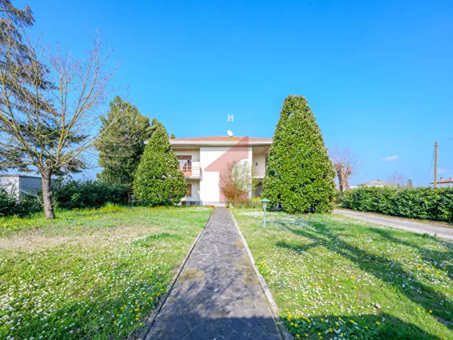 Immagine 2 di Villa in vendita  in località casalbarbato a Fontanellato