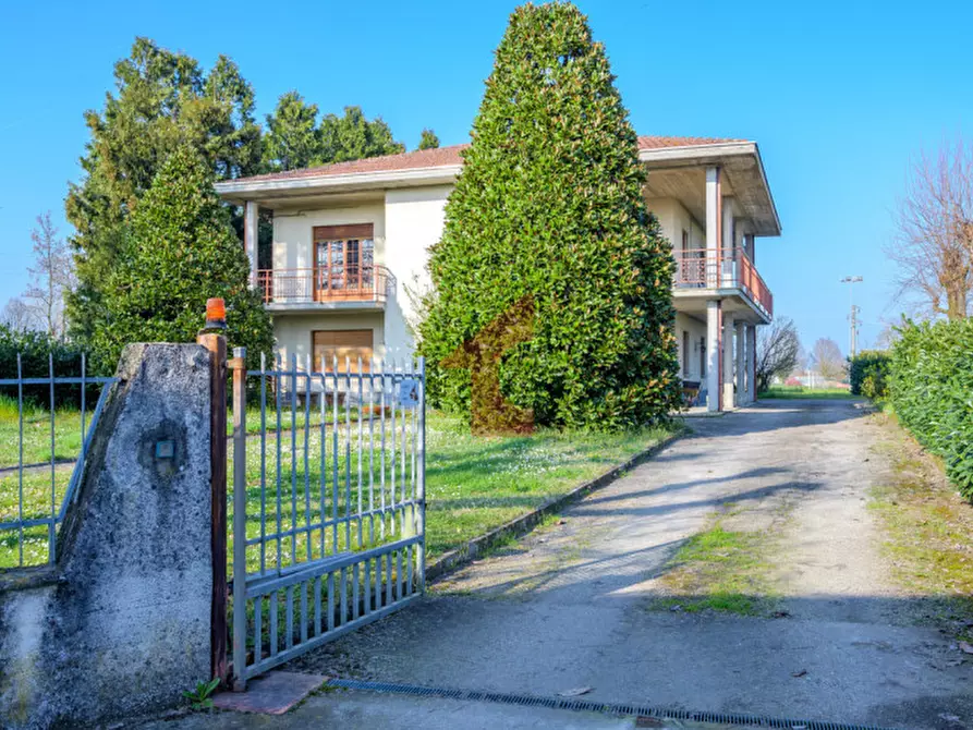 Immagine 102 di Villa in vendita  in località casalbarbato a Fontanellato