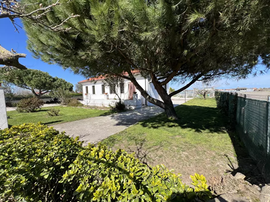 Immagine 1 di Casa indipendente in vendita  in Via Primo Maggio a Chioggia