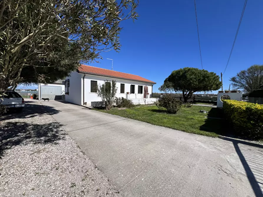 Immagine 6 di Casa indipendente in vendita  in Via Primo Maggio a Chioggia