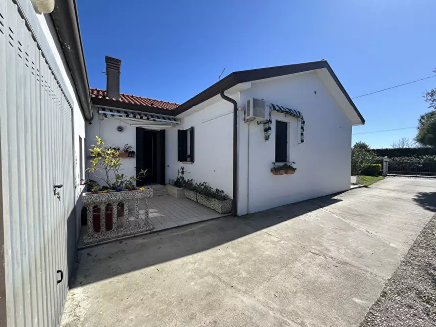 Immagine 9 di Casa indipendente in vendita  in Via Primo Maggio a Chioggia