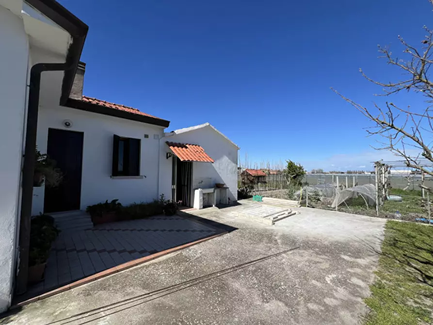 Immagine 18 di Casa indipendente in vendita  in Via Primo Maggio a Chioggia
