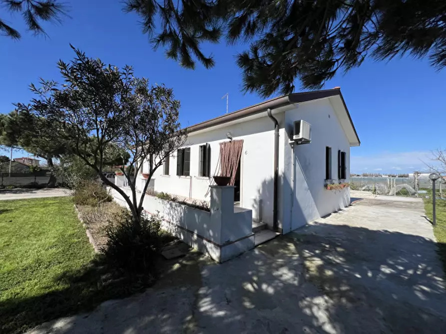 Immagine 25 di Casa indipendente in vendita  in Via Primo Maggio a Chioggia