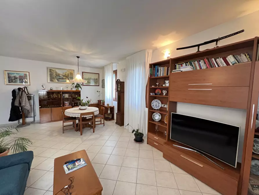 Immagine 34 di Casa indipendente in vendita  in Via Primo Maggio a Chioggia