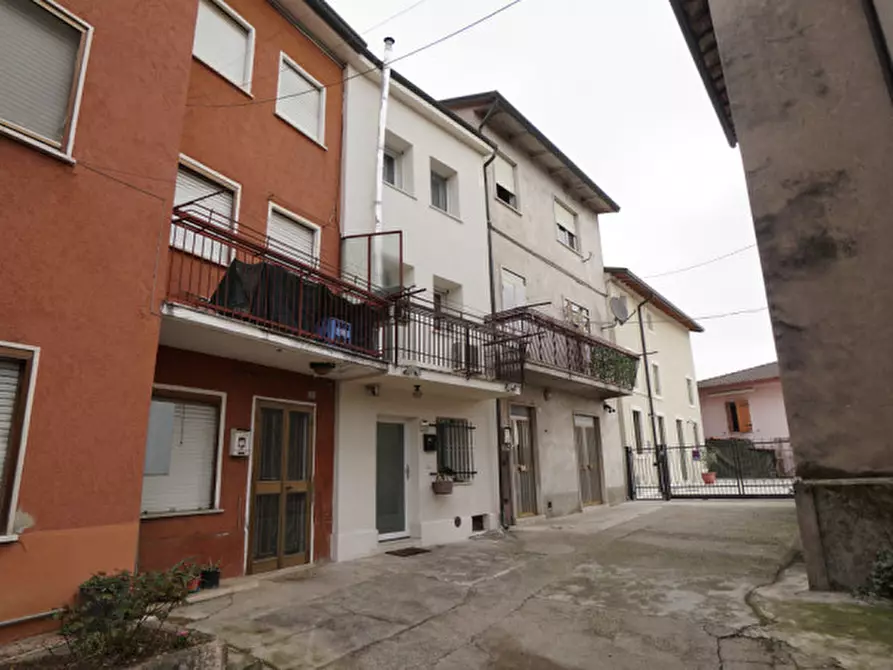 Immagine 2 di Villetta a schiera in vendita  a Monteforte D'alpone