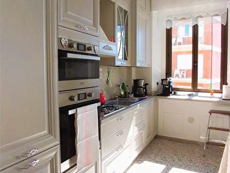 Immagine 3 di Appartamento in vendita  in Via Guglielmo Marconi a Passignano Sul Trasimeno