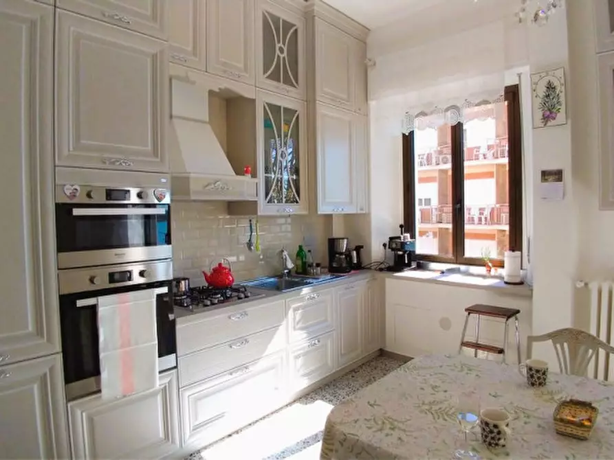 Immagine 4 di Appartamento in vendita  in Via Guglielmo Marconi a Passignano Sul Trasimeno