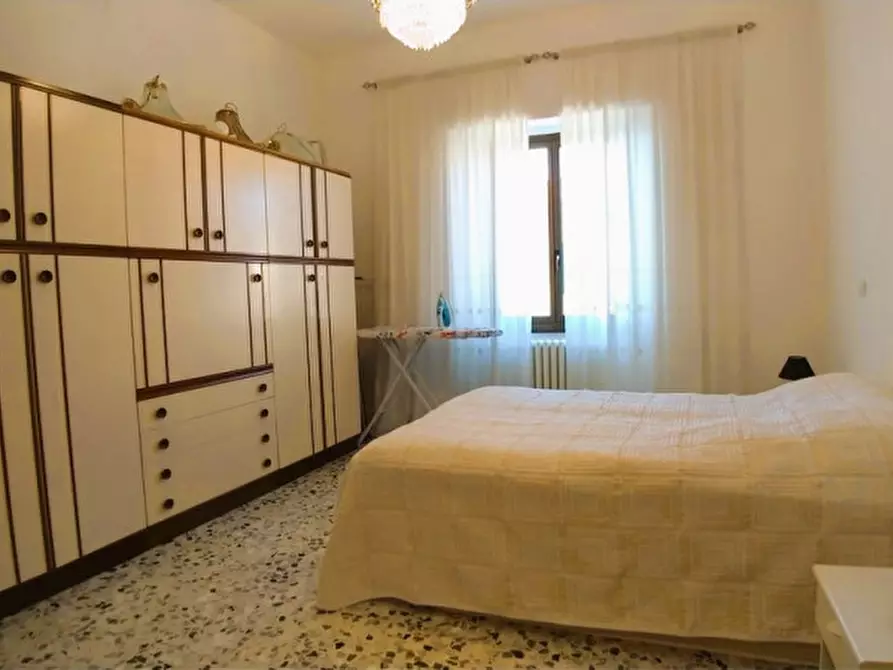 Immagine 11 di Appartamento in vendita  in Via Guglielmo Marconi a Passignano Sul Trasimeno