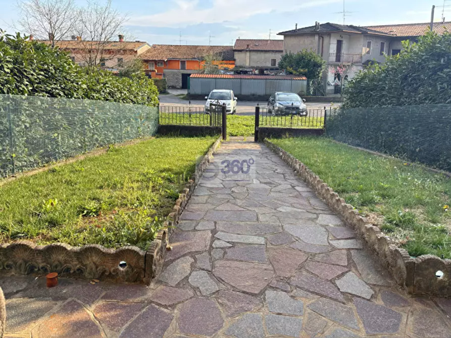 Immagine 5 di Appartamento in vendita  in Via San Zenone a Gussago