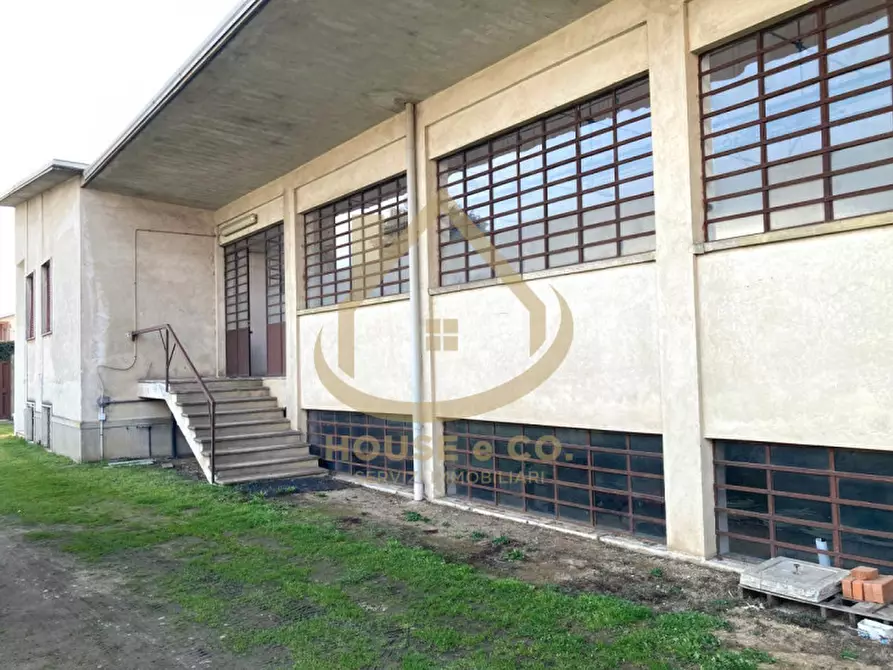Immagine 14 di Capannone industriale in affitto  in STRADA TRE COLOMBAIE a Vigevano