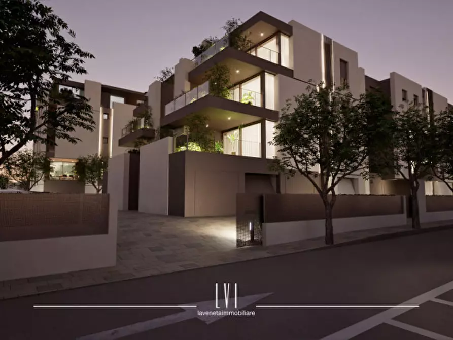 Immagine 10 di Appartamento in vendita  in Via Gaetano Donizetti a Jesolo