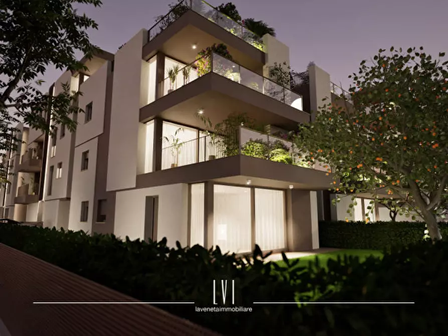 Immagine 14 di Appartamento in vendita  in Via Gaetano Donizetti a Jesolo