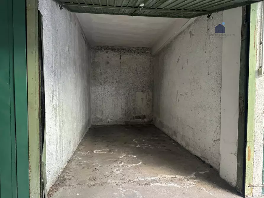 Immagine 3 di Garage in vendita  in Via Asti a Brescia