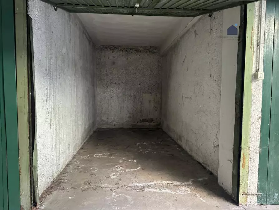 Immagine 4 di Garage in vendita  in Via Asti a Brescia