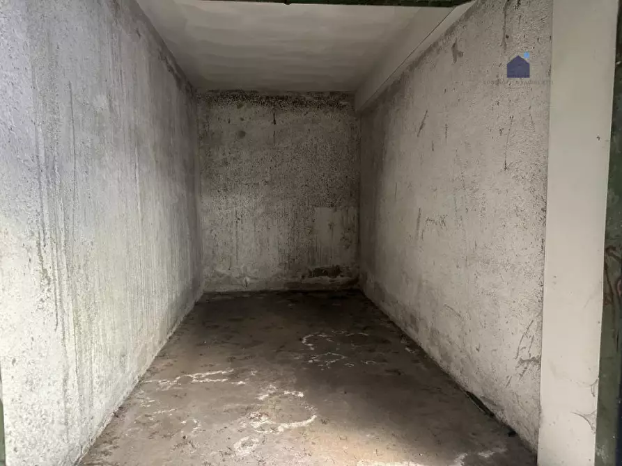 Immagine 5 di Garage in vendita  in Via Asti a Brescia