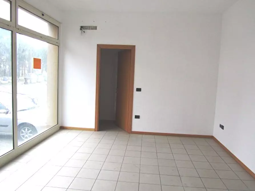 Immagine 3 di Ufficio in vendita  in VIA EMILIA 17 a Rimini
