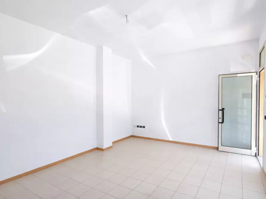 Immagine 6 di Ufficio in vendita  in VIA EMILIA 17 a Rimini