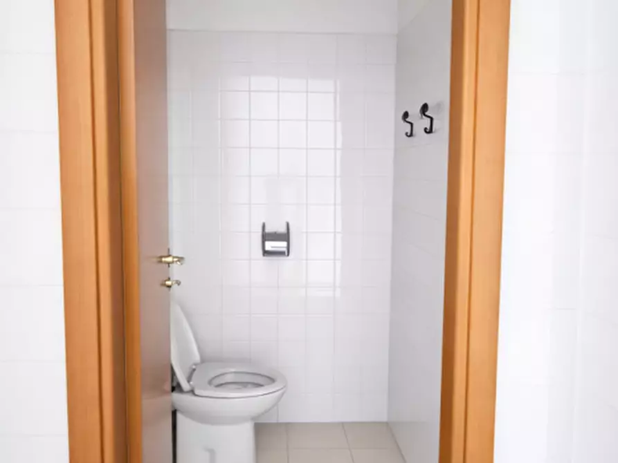 Immagine 7 di Ufficio in vendita  in VIA EMILIA 17 a Rimini