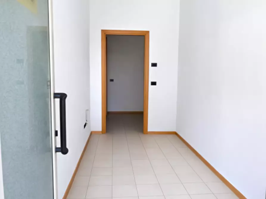 Immagine 8 di Ufficio in vendita  in VIA EMILIA 17 a Rimini