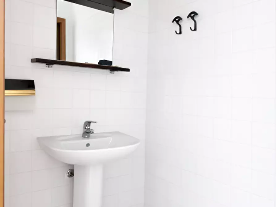 Immagine 11 di Ufficio in vendita  in VIA EMILIA 17 a Rimini