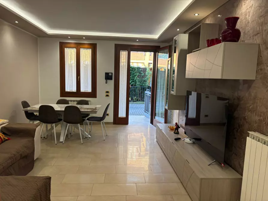 Immagine 3 di Casa quadrifamiliare in vendita  a Mira