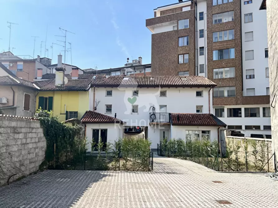Immagine 2 di Casa indipendente in vendita  in Via di Mezzo, 54 a Udine