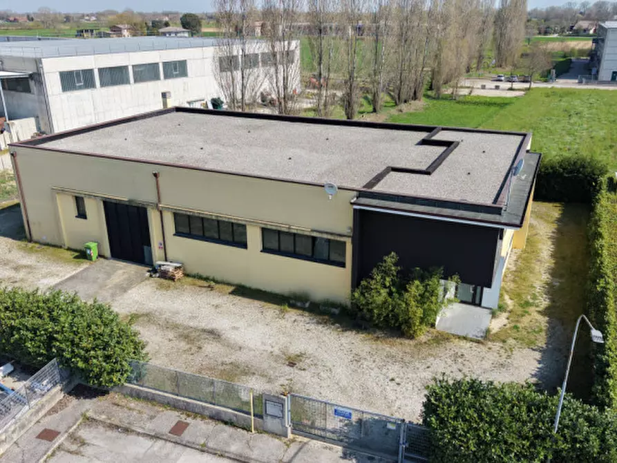 Immagine 1 di Capannone industriale in vendita  in Via Bacchiglione a Cervarese Santa Croce