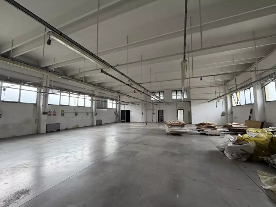 Immagine 3 di Capannone industriale in vendita  in Via Bacchiglione a Cervarese Santa Croce