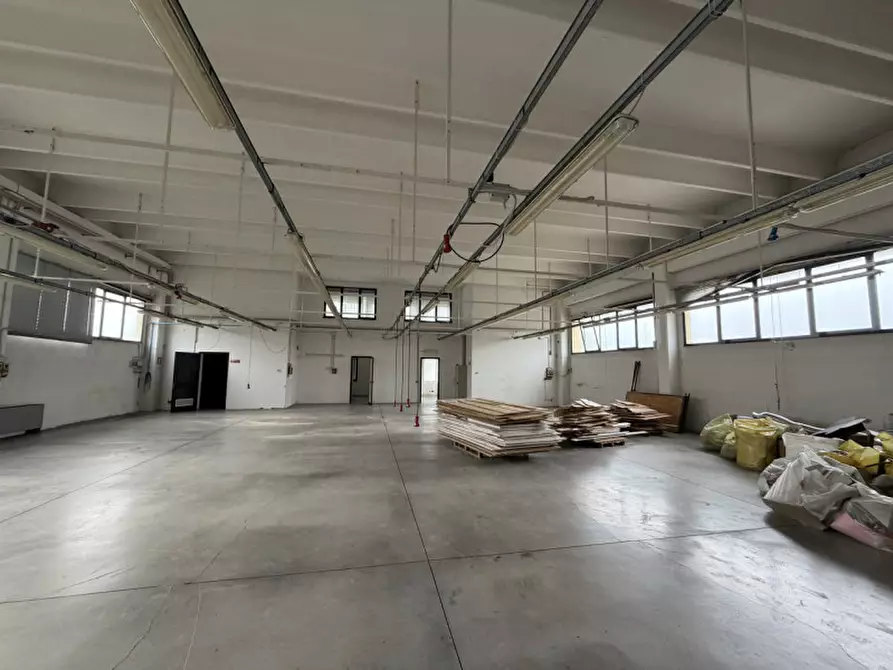 Immagine 4 di Capannone industriale in vendita  in Via Bacchiglione a Cervarese Santa Croce