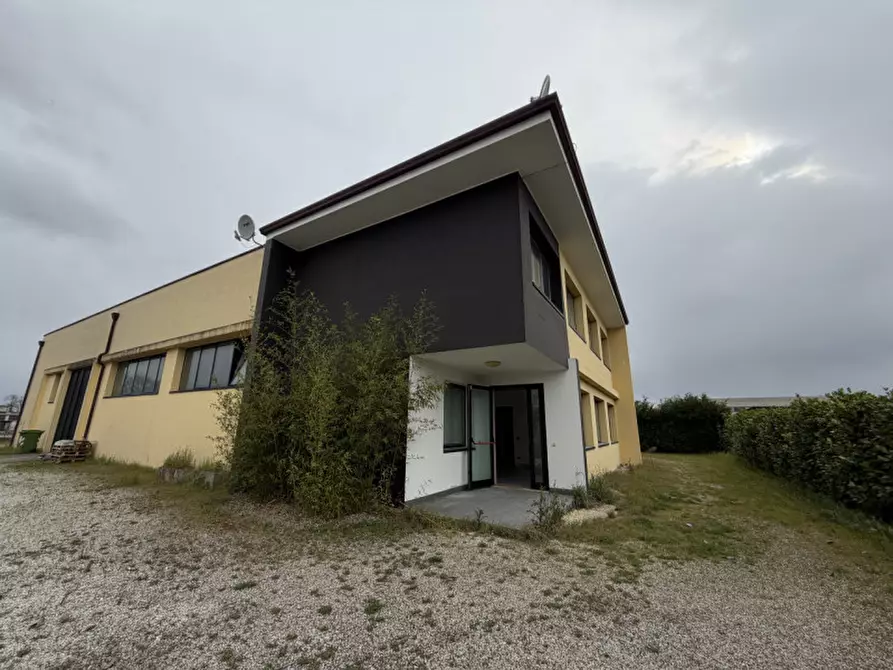 Immagine 18 di Capannone industriale in vendita  in Via Bacchiglione a Cervarese Santa Croce
