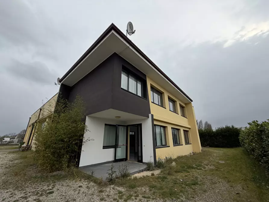 Immagine 19 di Capannone industriale in vendita  in Via Bacchiglione a Cervarese Santa Croce