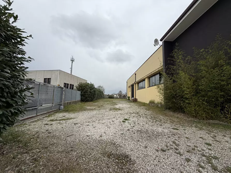 Immagine 20 di Capannone industriale in vendita  in Via Bacchiglione a Cervarese Santa Croce